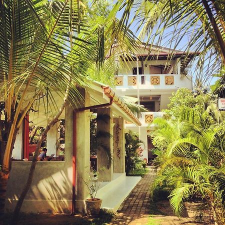 Bedspace Unawatuna Bagian luar foto