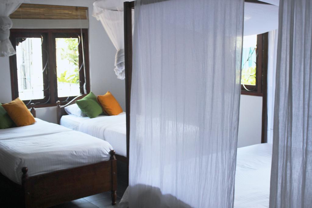 Bedspace Unawatuna Bagian luar foto