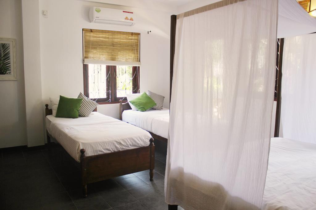 Bedspace Unawatuna Bagian luar foto