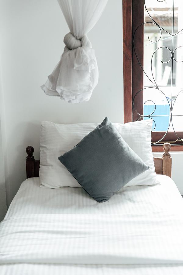 Bedspace Unawatuna Bagian luar foto